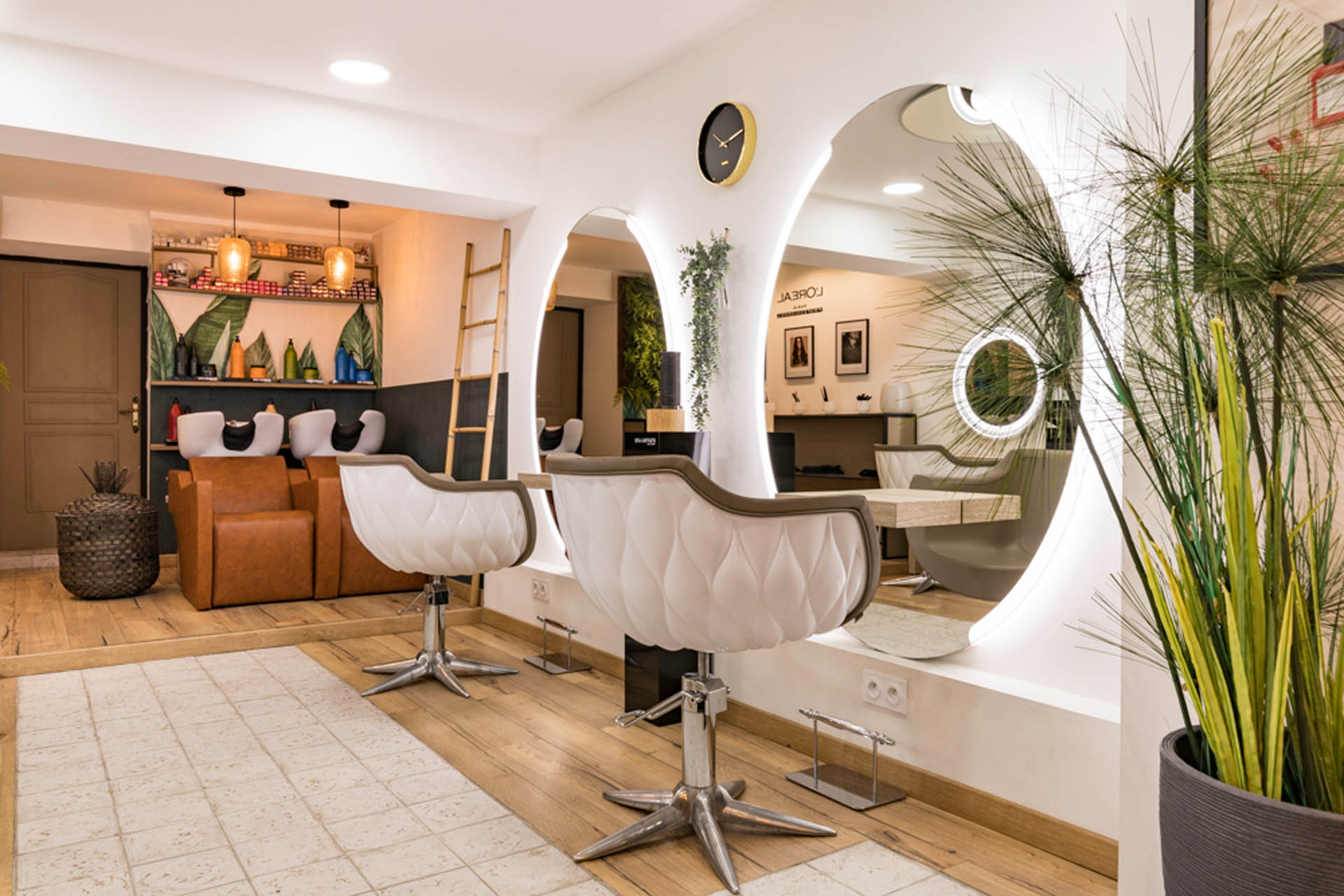 Intérieur du salon de coiffure